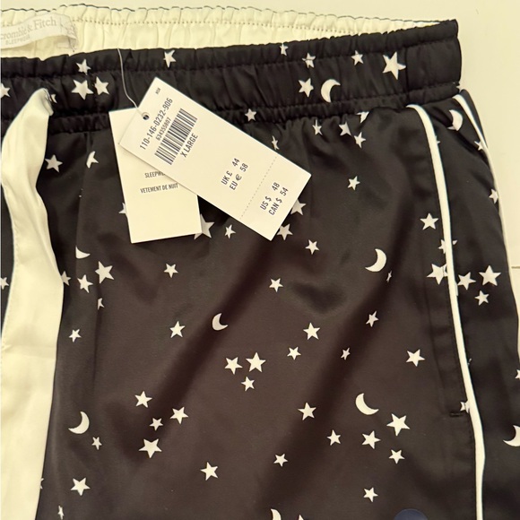 Abercrombie and Fitch pajama set. New with tags. Bottom is XL and top is Size L - Picture 4 of 5